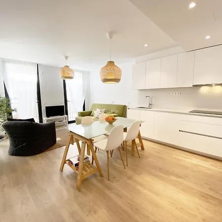 Montse For 6 People L'Escala